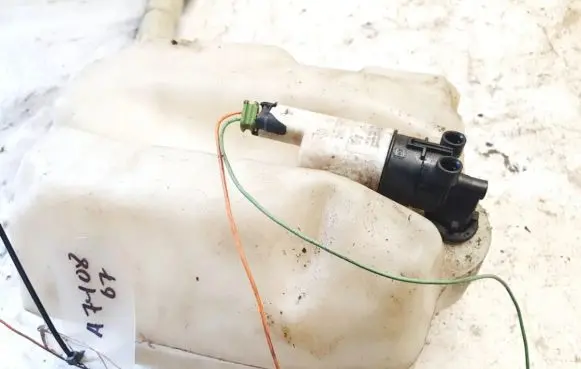Renault Scenic II - Grand scenic II Windscreen/windshield washer pump 820006701 9641553888