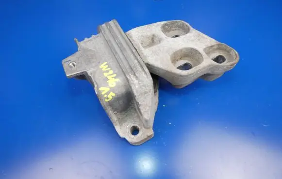 Mercedes-Benz B W246 W242 Engine mount vacuum valve 