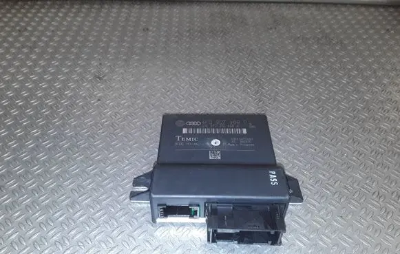 Audi A6 S6 C6 4F Gateway control module 4F0907468D