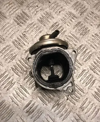 Skoda Octavia Mk2 (1Z) EGR valve 038129637D 038131501AN