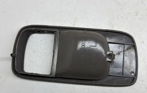 Lexus LS 400 Rear door handle cover 6929850010