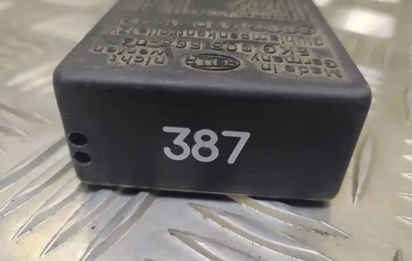 Audi A6 S6 C5 4B Light relay 4B0919471