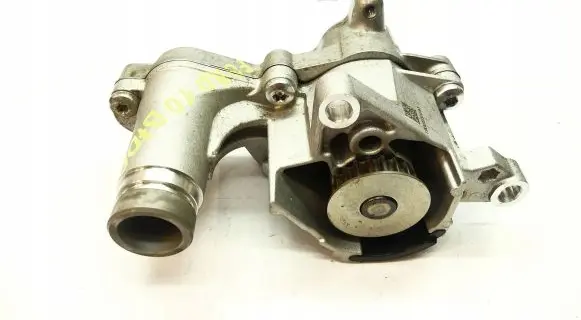 Ford Focus Water pump L1BG8501AA
