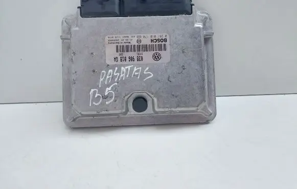 Volkswagen PASSAT B5 Engine control unit/module 038906018GA