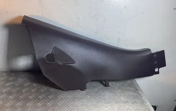 Porsche Cayenne (92A) (C) pillar trim 7P0867766