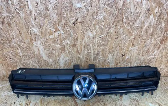 Volkswagen Golf VII Front bumper upper radiator grill 5G0853653E