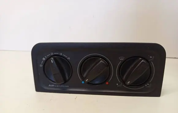 Volkswagen Golf III Climate control unit 1H0819045C 1H0820045C
