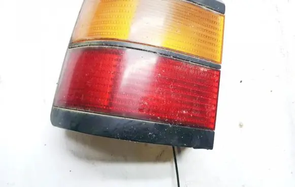 Volkswagen PASSAT B3 Rear/tail lights 333945111