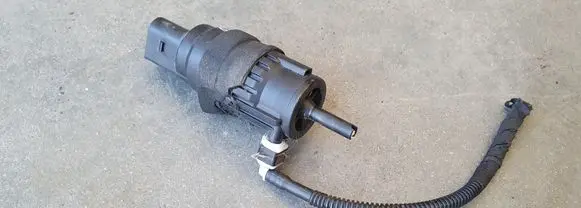 Audi TT TTS RS Mk3 8S Window washer relay 8K5955647