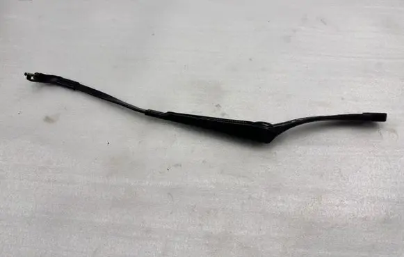 Mercedes-Benz C W205 Front wiper blade arm A2048200044