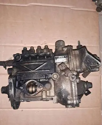 Mercedes-Benz COMPAKT W115 Fuel injection high pressure pump 0400114018