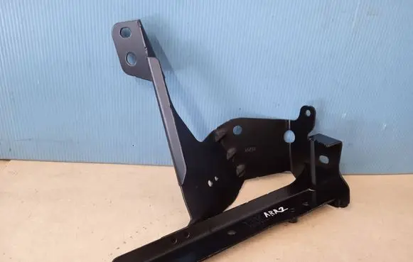 Volvo XC90 Radiator support slam panel bracket 31437382