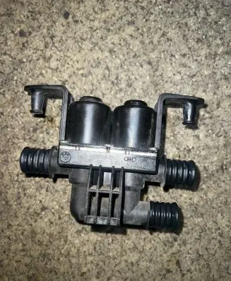 BMW 5 E60 E61 Coolant heater control valve 6931708