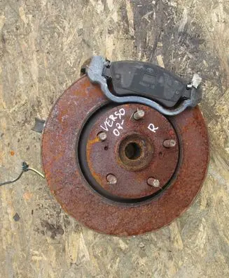 Toyota Verso Front wheel hub spindle knuckle