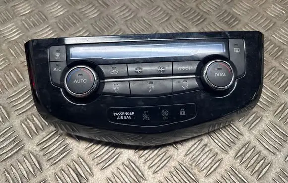 Nissan Qashqai Climate control unit 275004EA0A T907770D