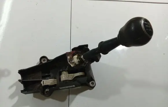 Opel Combo C Gear shifter/selector 55353676