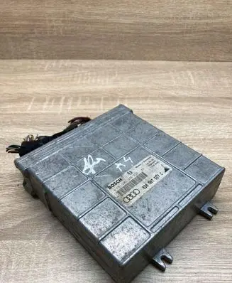 Audi A4 S4 B5 8D Engine control unit/module ECU 8D0907557C 0261203938 WITHPLUG