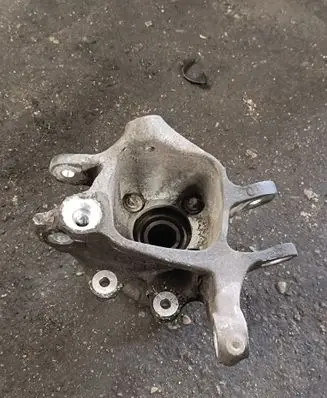 BMW 6 F06 Gran coupe Rear wheel hub spindle/knuckle 