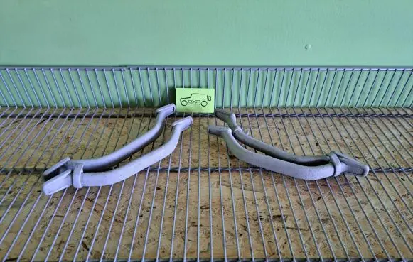 Mercedes-Benz G W461 W463 1st Gen A set of handles for the ceiling A4638100054 A4638100154 4638100054