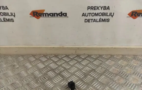 Volkswagen Tiguan Alarm switch 6Q0962109B