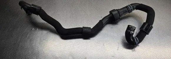 Skoda Kodiaq Engine coolant pipe/hose 8R0121113