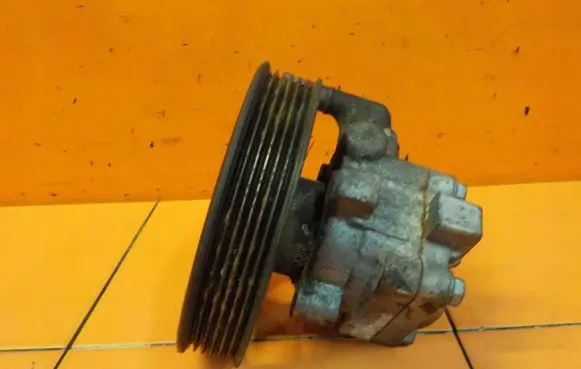 KIA Sorento Power steering pump 422A2E0D