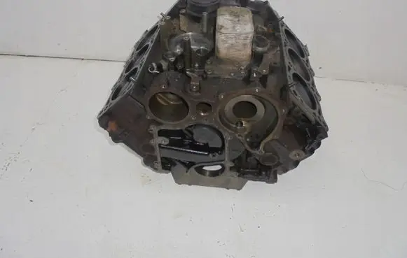 Audi A6 S6 C6 4F Engine block 