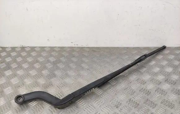 Land Rover Range Rover Sport L320 Windshield/front glass wiper blade DKB500051