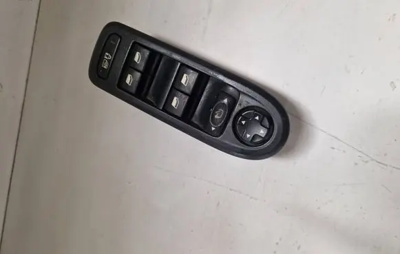 Citroen C5 Electric window control switch 96599975XT