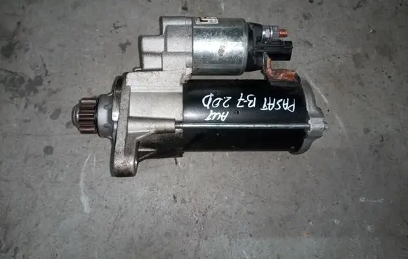 Volkswagen PASSAT B7 Starter motor