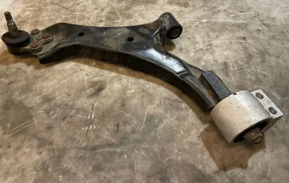 Front lower control arm/wishbone