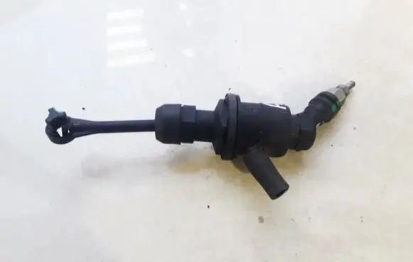 Renault Koleos I Clutch master cylinder 30610JY00C