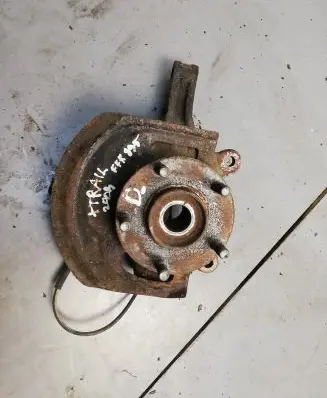 Nissan X-Trail T31 Front wheel hub