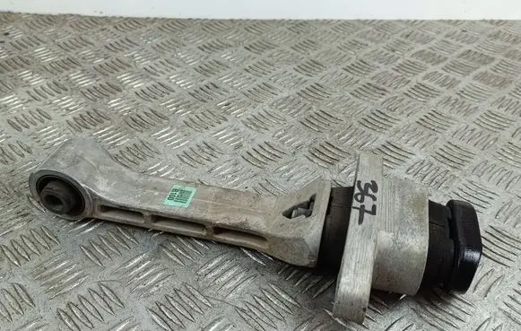 KIA Telluride Engine mount bracket