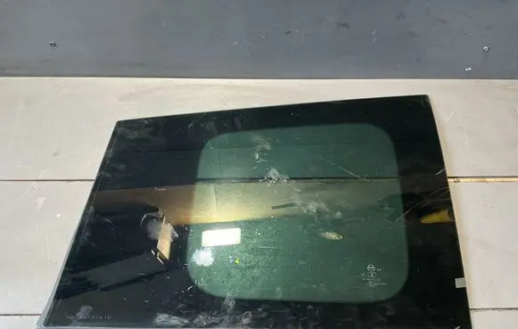 Mazda 5 Rear side window 43R005844