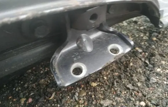 KIA Sportage Rear door lower hinge