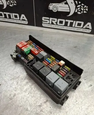 Mercedes-Benz ML W164 Fuse module A1645402372 13583853 YAP27237