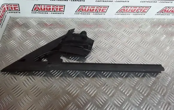 Tesla Model 3 Front door windshield rail 109050100G
