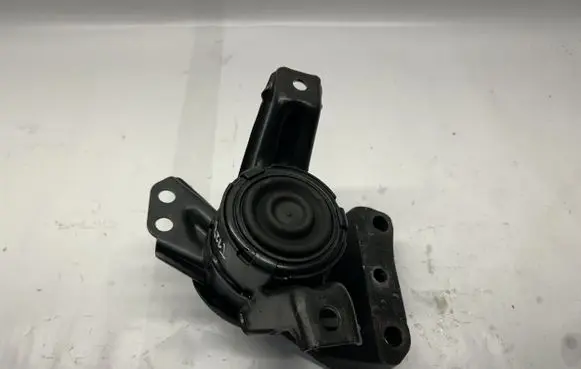 KIA Sportage Engine mount bracket 21815D9100 21814A9000