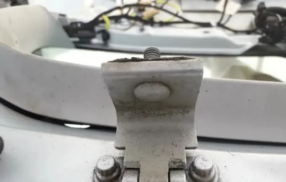 Volkswagen Golf V Tailgate/trunk/boot hinge