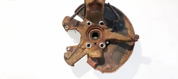 Volkswagen Golf V Front wheel hub