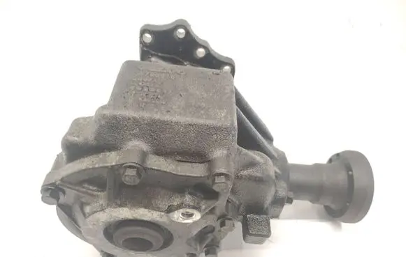 Gearbox transfer box case
