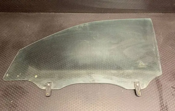 Hyundai Tucson JM Front door window glass four-door E000008 DOT748M352AS2