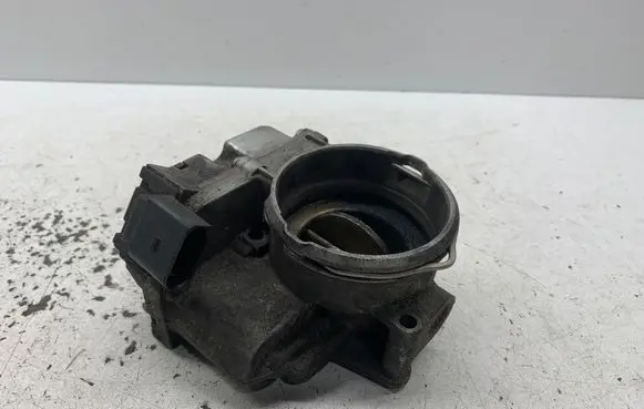 Volkswagen PASSAT B6 Throttle valve 03C128063A