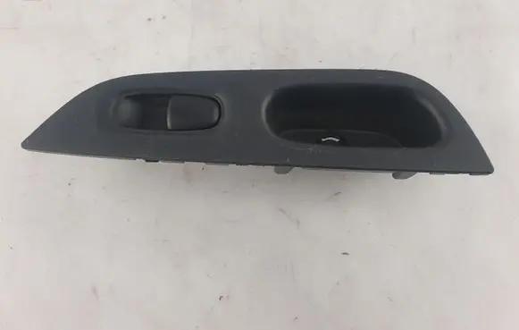 Nissan X-Trail T32 Electric window control switch 829614CE0A