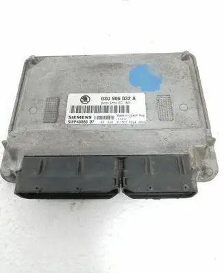 Skoda Fabia Mk1 (6Y) Engine control unit/module 03D906032A