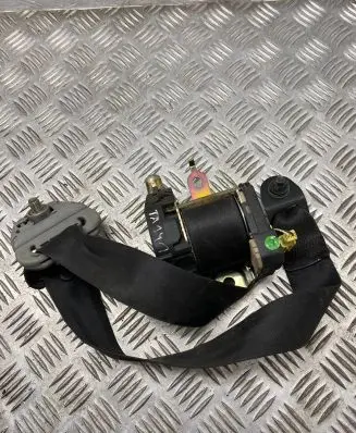 Toyota Avensis T220 Front seatbelt