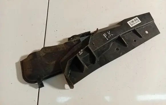 Ford Focus C-MAX Fender mounting bracket 3M51R02477AJ 3M51R02477-AJ