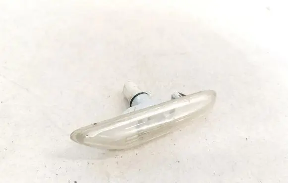 BMW 3 E46 Front fender indicator light 69113715 6911371-5