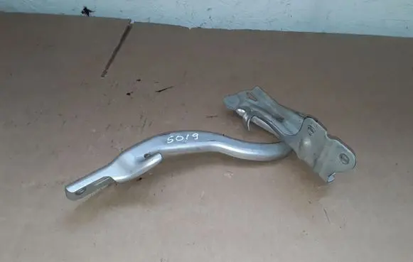 Suzuki SX4 Engine bonnet/hood hinges NOCODE